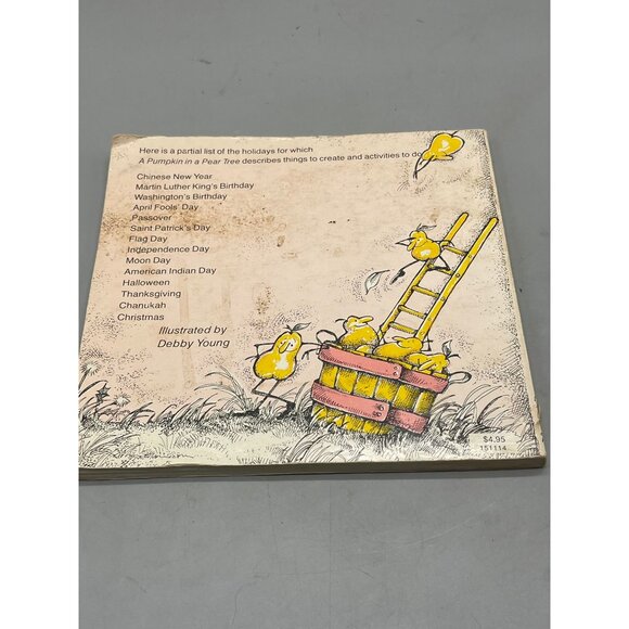 A Pumpkin in a Pear Tree Creative ideas Holiday fun book copyright 1976 READ - Picture 2 of 6